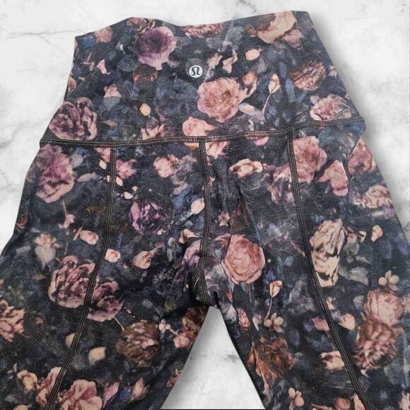 Lululemon Size 4 Floral Wunder Under Scalloped Hem - Picture 3 of 3